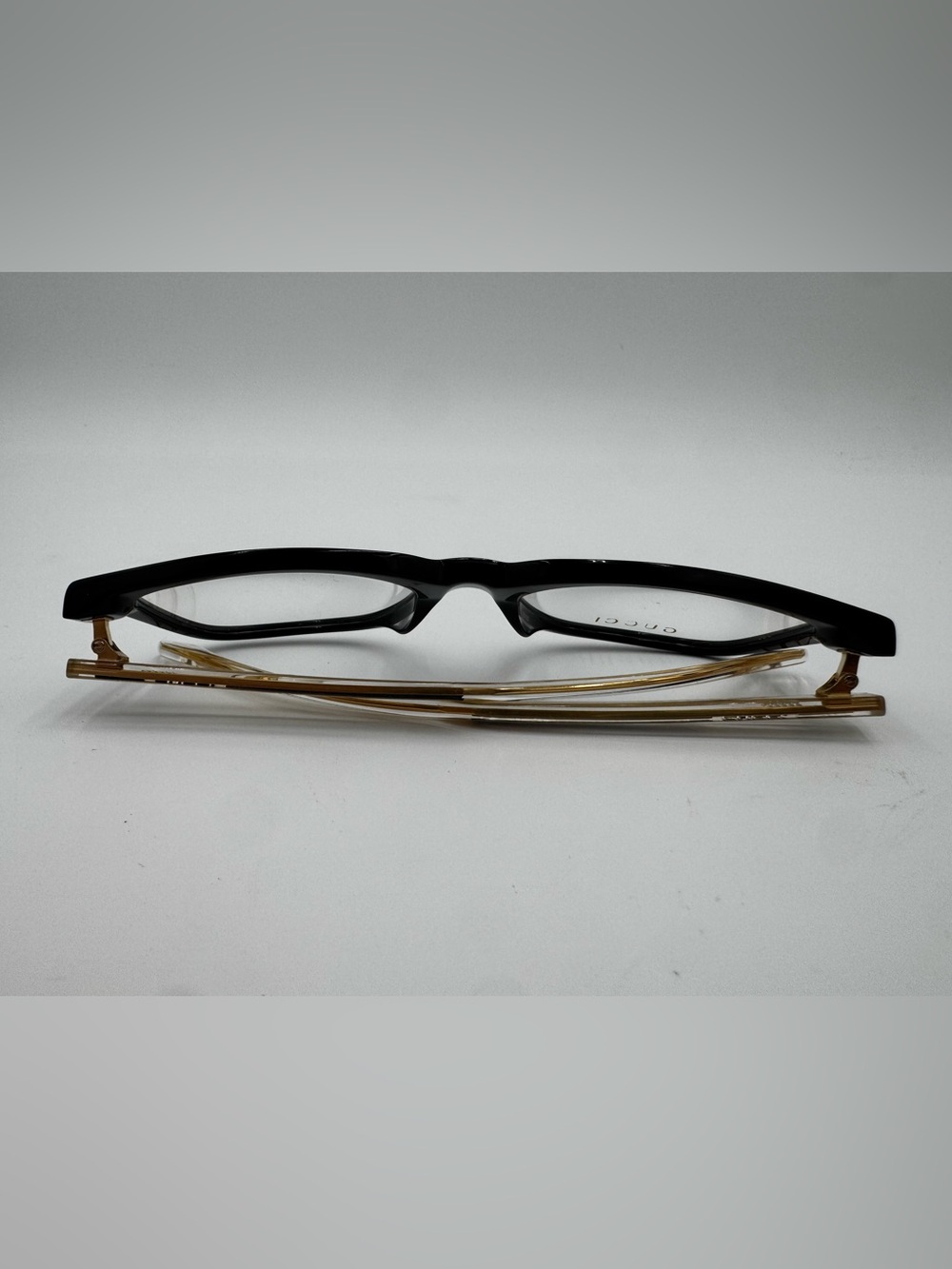 Gucci Black and Gold Rectangular Glasses - Picture 4 of 7